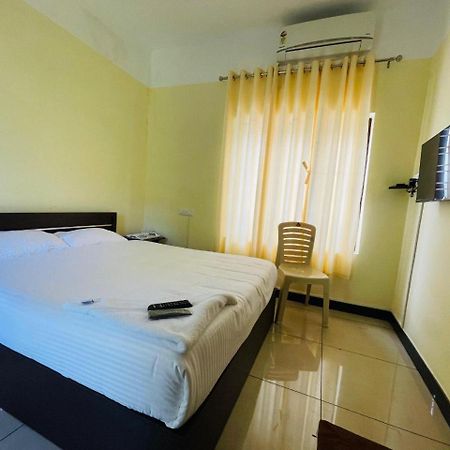 Akr Residency Ξενοδοχείο Kazhakuttam Εξωτερικό φωτογραφία