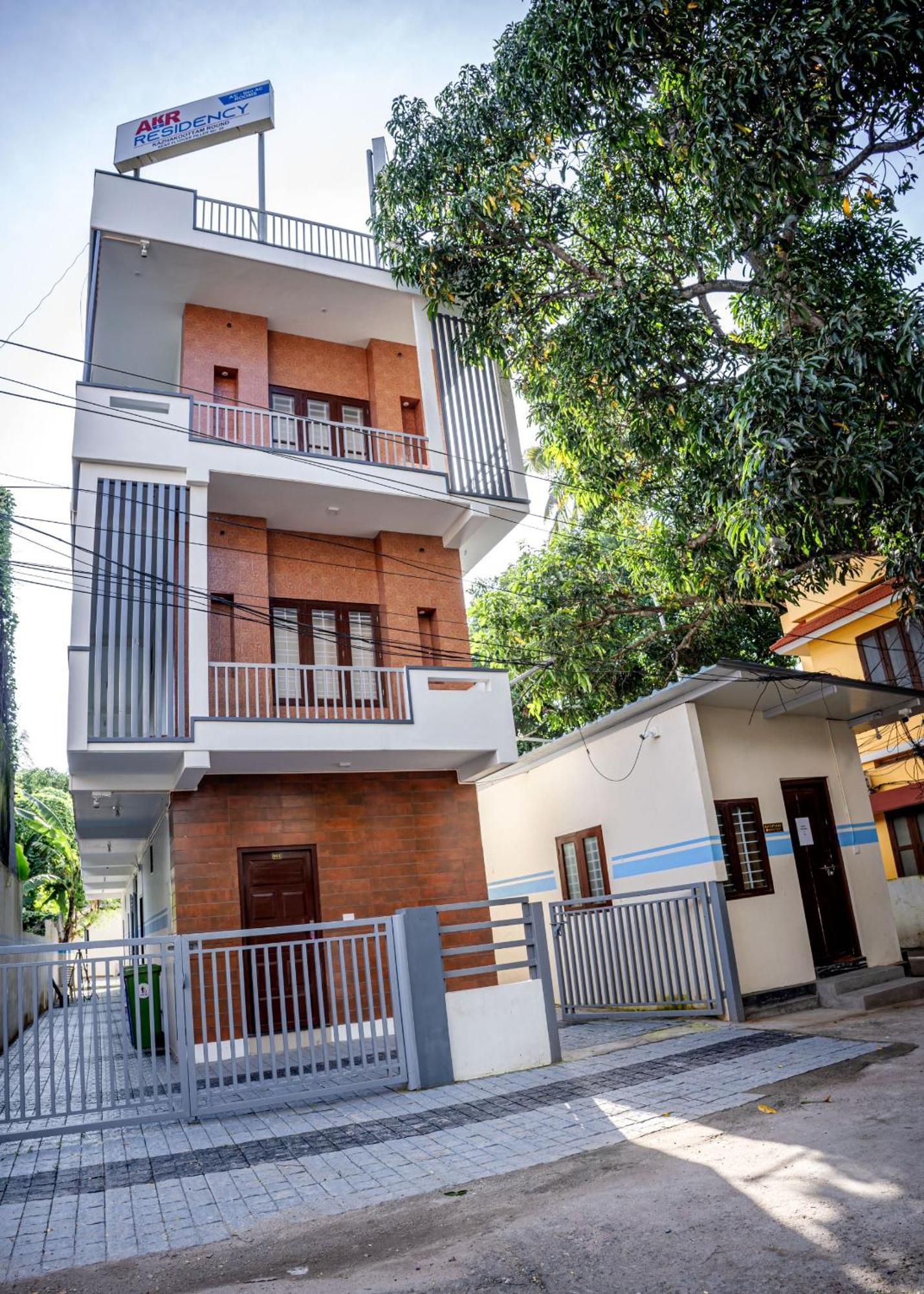 Akr Residency Ξενοδοχείο Kazhakuttam Εξωτερικό φωτογραφία