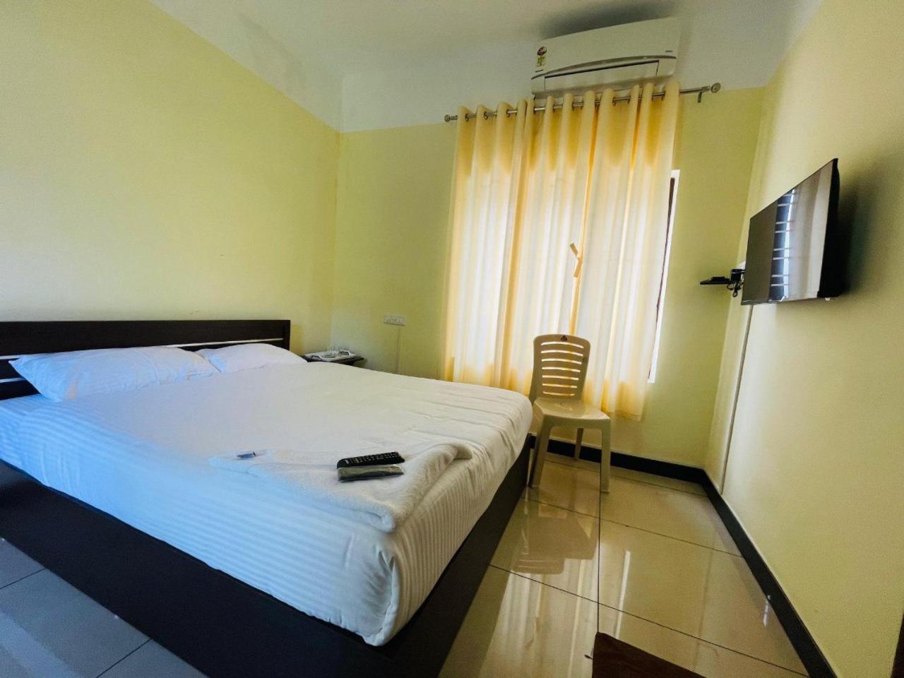 Akr Residency Ξενοδοχείο Kazhakuttam Εξωτερικό φωτογραφία